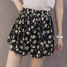 Load image into Gallery viewer, loose boho floral casual women chiffon shorts plus size polka dot shorts Summer M30270
